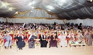 الحضور خلال افتتاح المقر الانتخابي لمرشحي قبيلة العجمان بالدائرة الخامسة﻿
