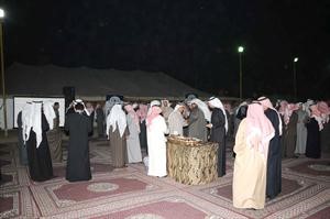 جانب من الحضور في افتتاح مقر وسمي الوسمي
