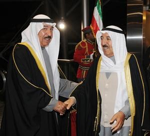صاحب السمو الامير الشيخ صباح الاحمد لدى وصوله وفي استقباله الشيخ جابر العبدالله﻿