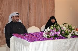 المحامي خالد الشطي وخديجة المحميد خلال الندوة	خالد مكي ﻿
