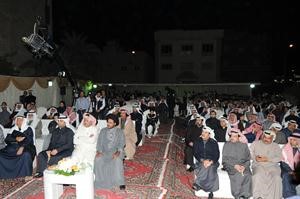 عبدالمطلب الكاظمي ومحمد الجويهل والسيد عبدالله النجادة والزميل سعود السبيعي يتقدمون الحضور﻿
