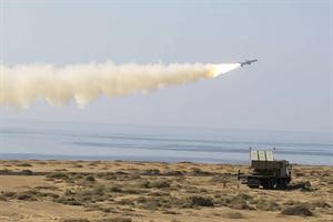صورة ارشيفية لجانب من مناورات الولاية 90 الايرانية تعود لتاريخ الثاني من يناير الجاري	افپ﻿