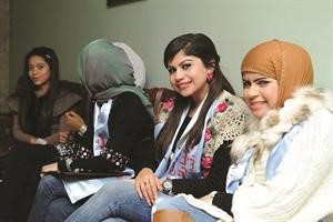 ناخبات في ندوة العيار