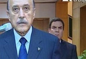 كشف سر الرجل «اللي واقف» وراء عمر سليمان