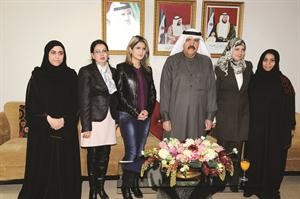 السفير حسن الخيال متوسطا عددا من المكرماتقاسم باشا﻿