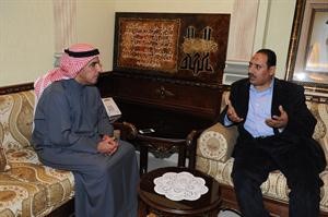 د حسن جوهر متحدثا للزميل اسامة ابو السعود