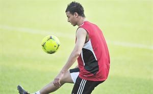 مروان الشماخ يقود هجوم المغرب اليوم افپ
