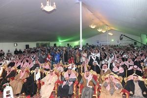 ناخبو الدائرة الرابعة في مقر مبارك الوعلان﻿