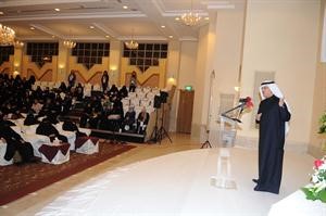 مبارك الحريص متحدثا الى ناخبات الدائرة الاولى فريال حماد
