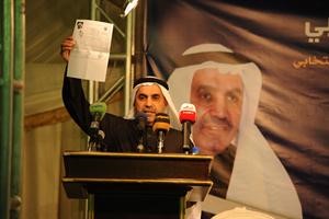 مرشح الدائرة الاولى دعبدالله الطريجي متحدثا الى الناخبين
