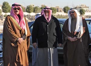 الشيخ محمد الخالد والشيخ احمد الخالد اثناء التشييع