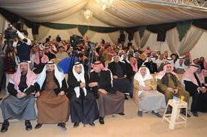 جانب من الحضور خلال ندوة مرشح الدائرة الثانية النائب والوزير السابق علي الراشد﻿