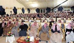 الحضور خلال افتتاح مقر قائمة المتحدون﻿