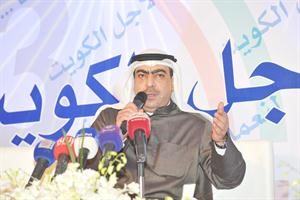النائب والوزير السابق مرشح الدائرة الثالثة روضان الروضان متحدثا الى ناخبيه﻿