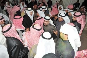 الروضان يتلقى التحية من ابناء دائرته﻿