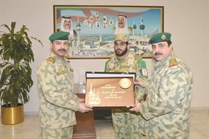 العميد الركن زايد ناصر مكرما احد المشاركين في الدورة﻿