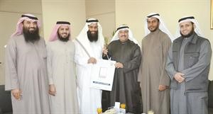 الاذينة يكرم السلطان﻿