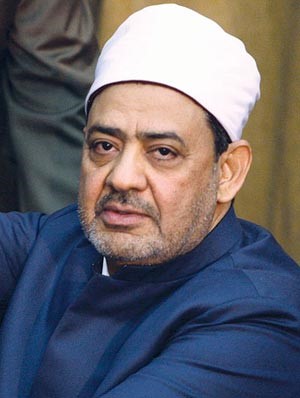 شيخ الأزهر يطالب مجلس الشعب بالحفاظ على أمن مصر ..ونائبة معينة: شرعية «الميدان» انتهت 
