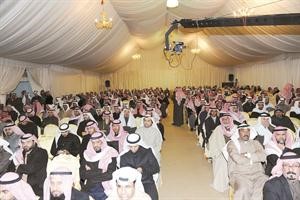 الحضور اثناء افتتاح مقر محمد الخليفة في الاندلس﻿
