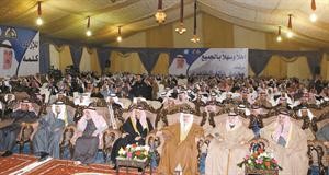 جانب من الحضور في افتتاح مقر محمد الهاجري