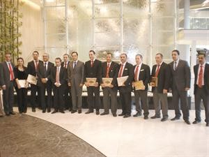 لقطة جماعية للمكرمين﻿