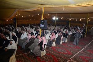 الحضور يستمعون لحديث دمحمد الهطلاني

