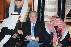 احمد بهبهاني وغسان العائدي وجواد بوخمسين خلال اللقاء﻿
