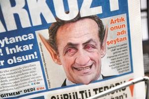 صحيفة تركية تصور ساركوزي على شاكلة شيطان 	افپ﻿
