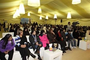 ناخبات الدائرة الاولى يستمعن لحديث الطريجي	فاطمة فرج ﻿