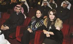 اسيل الطبطبائي وداليا المفرج وحمد القرطاس﻿