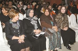 فايزة الخرافي متوسطة كوثر الجوعان وبعض الحاضرات