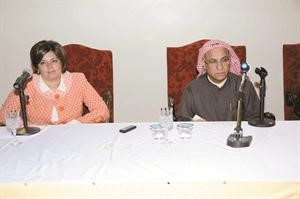 براك الصبيح ود اسيل العوضي خلال الندوة انور الكندري