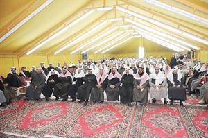 الحضور خلال افتتاح مقر دفيصل المسلم