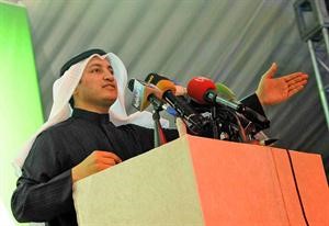  عسكر العنزي متحدثا الى الحضور