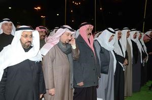 دبدر الخضري وسط الحضور في مقر الدويسان