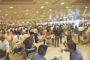 المطار خلية عمل متواصل