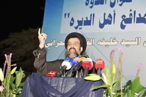 مرشح الدائرة الاولى النائب السابق حسين القلاف متحدثا خلال افتتاح مقره الانتخابي