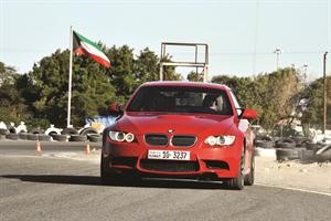 سيارة BMW خلال السباق