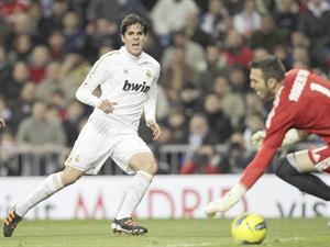 هدف نجم ريال مدريد ريكاردو كاكا في مرمى ريال سرقسطة 	اپ﻿