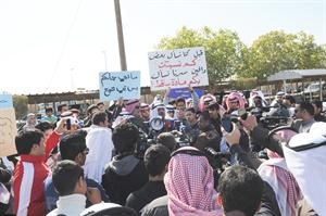 مسلم البراك خلال حديثه للطلبة واولياء الامور﻿