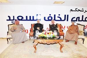 علي الخلف السعيد وسامي النصف ويوسف الجاسم وعريف الندوة خلال افتتاح مقر علي الخلف اسامة ابو عطية

