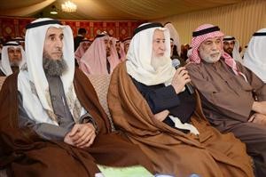 الشيخ جاسم الياسين متحدثا في مقر الكندري