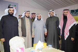 الكندري والشاهين وعبدالعزيز الشايجي خلال الندوة