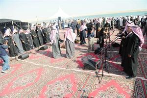 جانب من الجولة في محمية صباح الاحمد امس