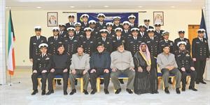 الشيخ احمد الخالد مع قادة القوة البحرية والمحتفى بهم
