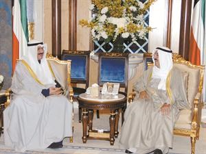 صاحب السمو الامير الشيخ صباح الاحمد مستقبلا الشيخ سالم العبدالعزيز﻿