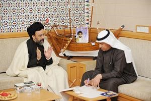 مرشح الدائرة الاولى سيد حسين القلاف متحدثا للزميل محمد الخالدي