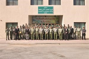 العقيد الركن خالد الوشمي متوسطا مجتازي الدورة﻿