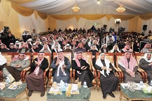 حضور حاشد في المقر الانتخابي للدكتور علي جمال﻿