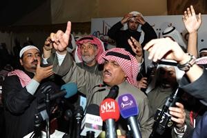 مسلم البراك متحدثا في الندوة مساء امس الاول﻿